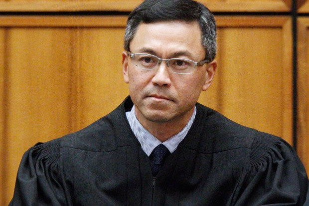 Hakim Hawaii yang Blokir...