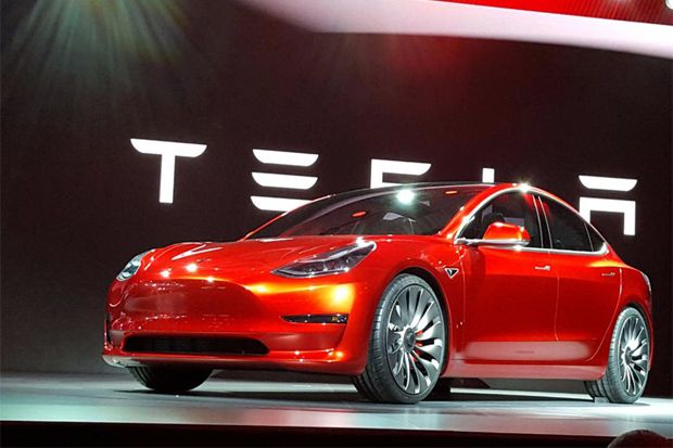 Tesla Model 3 Diklaim...