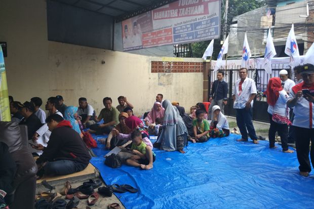 Antusias Warga Besar,...