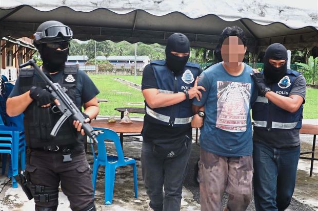 Milisi Malaysia Terkait...