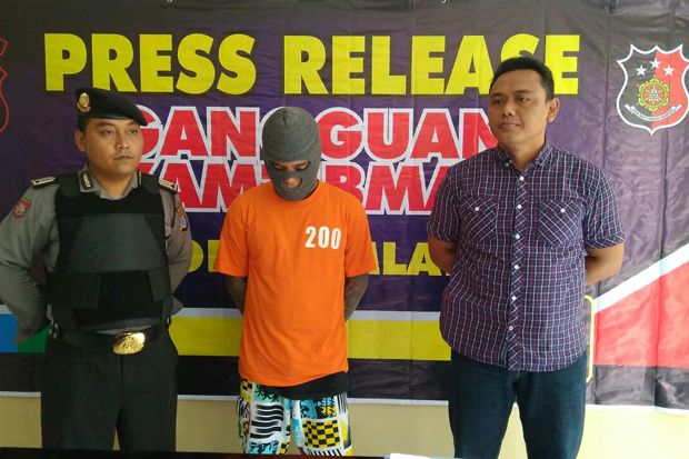 Cabuli Pacarnya, Buruh...