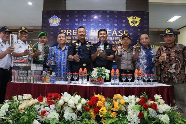 Bea Cukai Sampit Musnahkan...