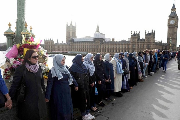 London Diserang Teroris,...