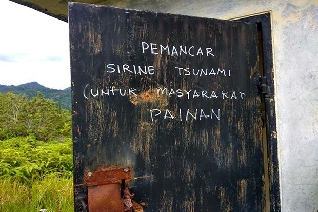 Sirine Tsunami Senilai...