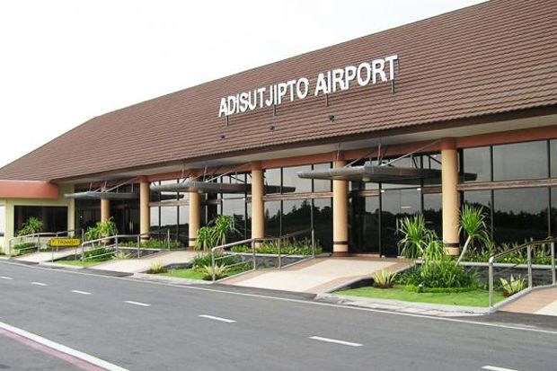 Bandara Adisutjipto...