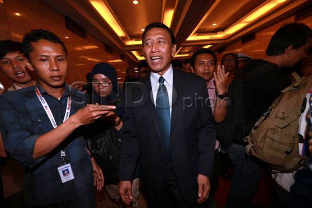 Respons Wiranto Soal...