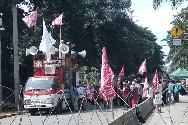 Ganti Hari, GNPF MUI...