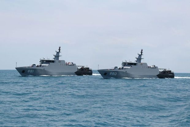 KRI Torani-KRI Lepu,...