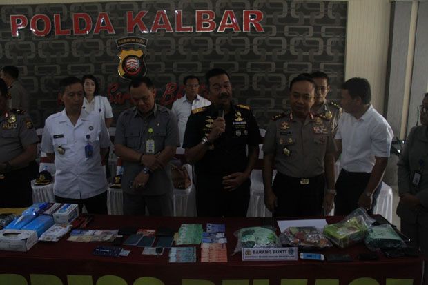 Bawa Sabu Dalam Tas,...