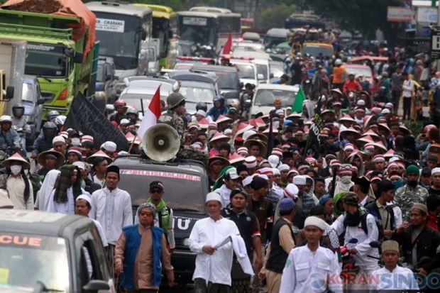Santri Ciamis Ikut Aksi...