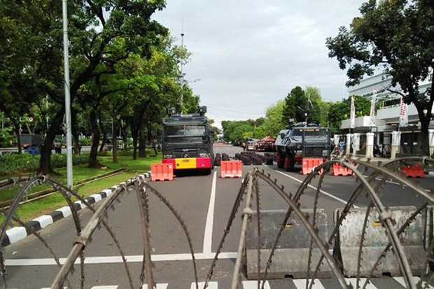 Kendaraan Taktis Terparkir...