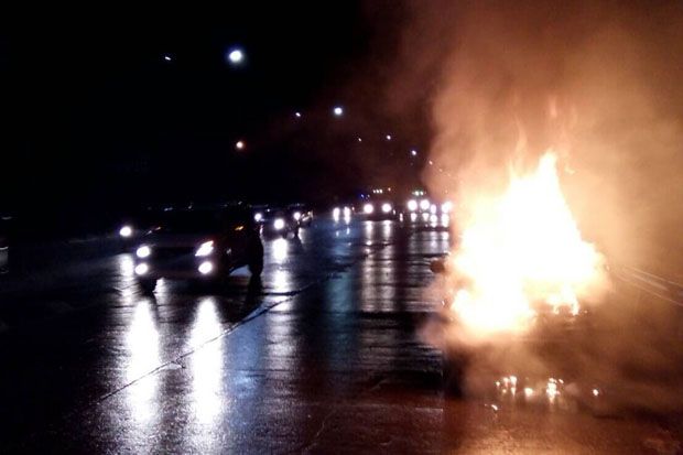 Nisan Livina Terbakar...