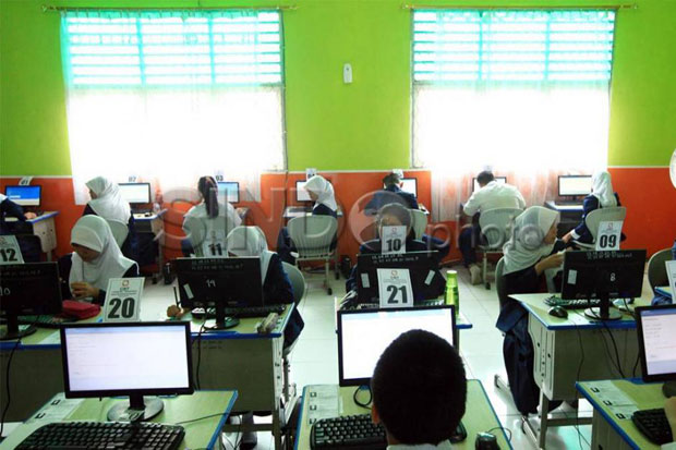 Ribuan Pelajar SMK di...
