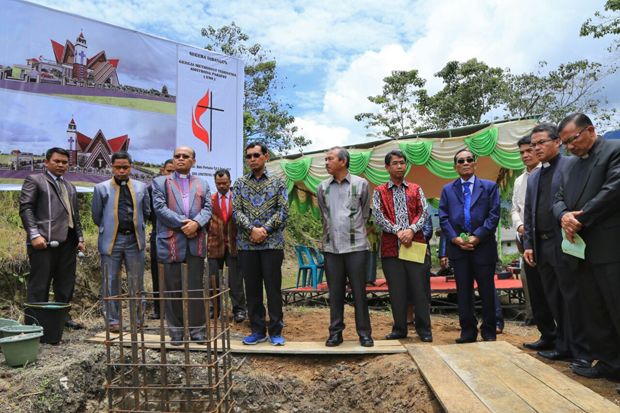JR Saragih Dukung Pembangunan...