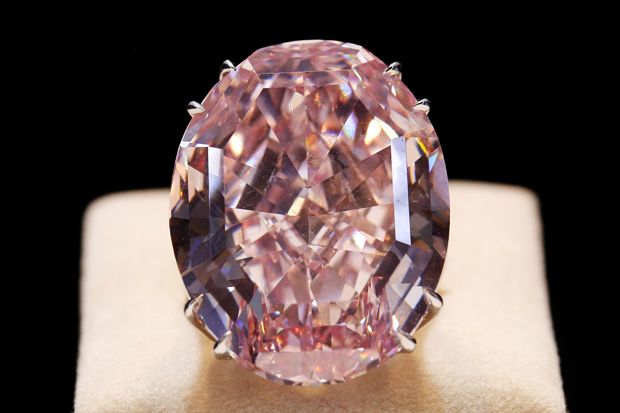 Berlian Pink Jadi Rebutan...