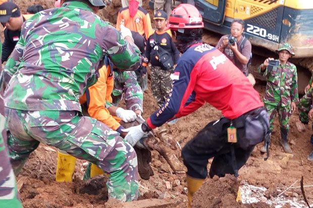 Tim Rescue PKPU Bantu...
