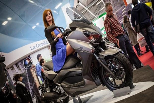 Yamaha TMAX DX Dihadirkan...