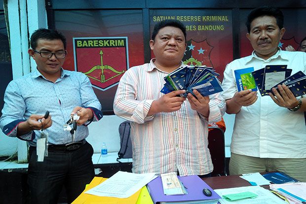 Berkedok Bisnis Oli...