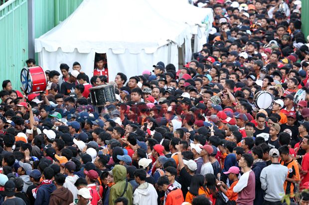 Jika Jakmania Rusuh,...
