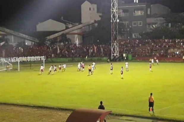 Duel PSM Makassar Kontra...
