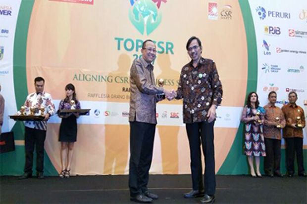 Semen Tonasa Raih Top...