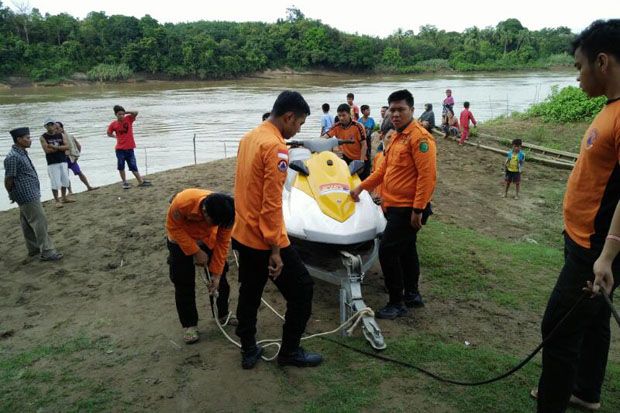 Mandi di Sungai Musi,...