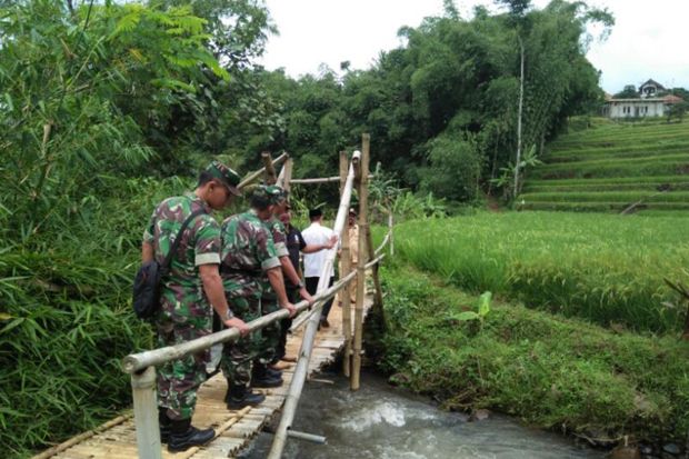 TNI Siap Bangun Jembatan...