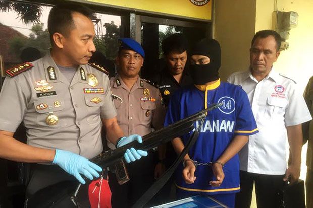 Kepala Kena Tembak dan...