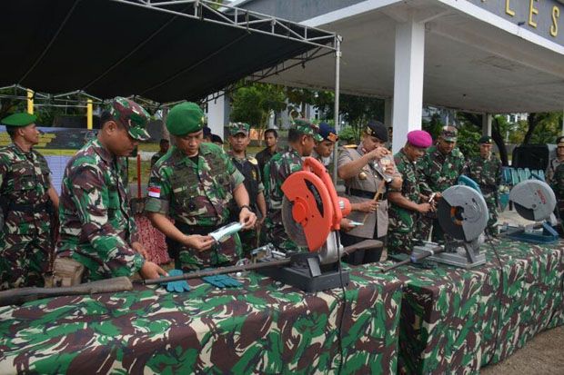 TNI Musnahkan 84 Pucuk...