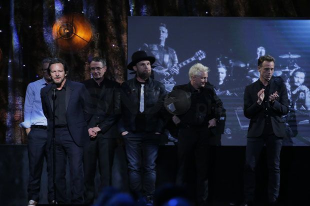 Pearl Jam dan Tupac...