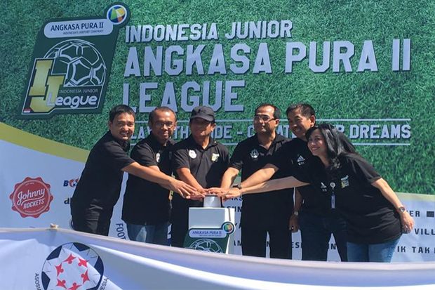 Menhub Buka Liga Sepak...