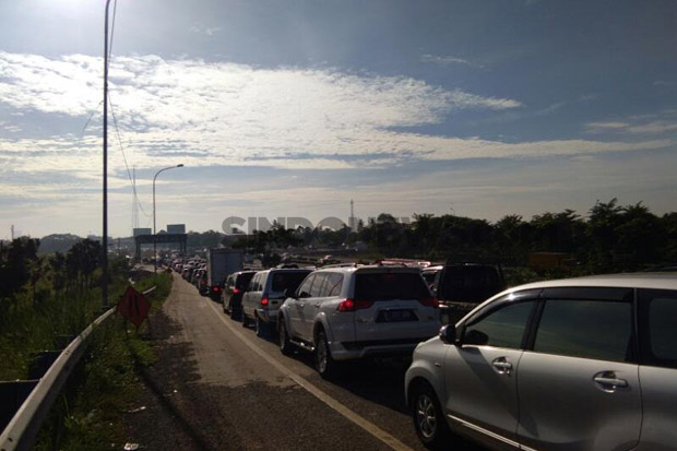 Gerbang Tol Karang Tengah...