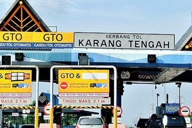 Gerbang Tol Karang Tengah...