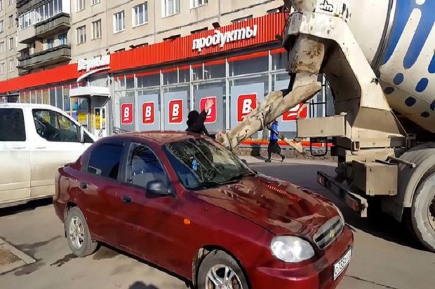Suami Cor Mobil Istri...