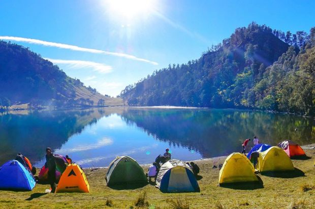 Tips Aman Berkemah dengan...