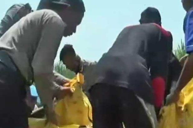 Perahu Terbalik di Majalengka,...