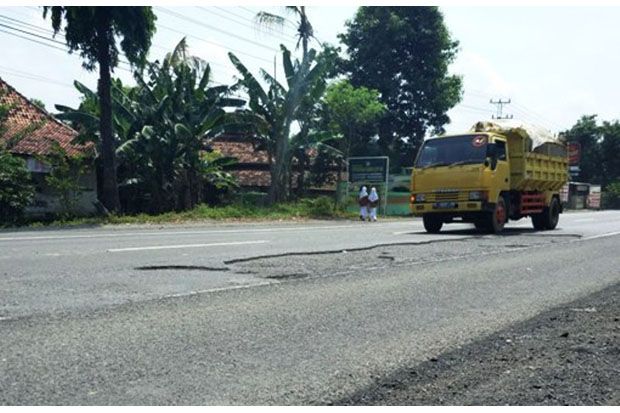Rusak, Jalur Pantura...
