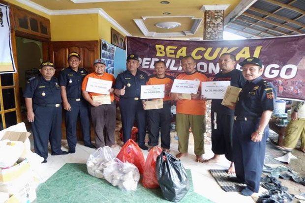 Bea Cukai Madiun Salurkan...