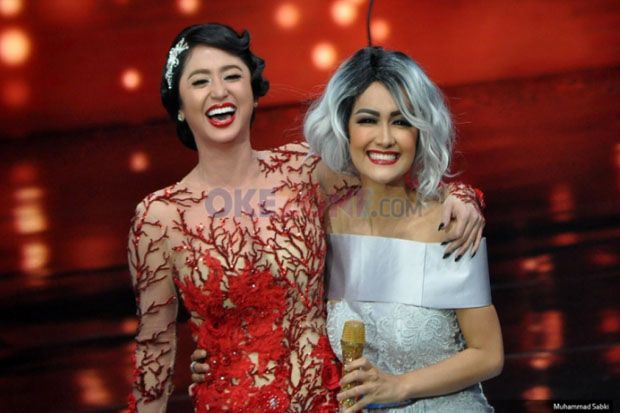 Dewi Perssik Dukung...