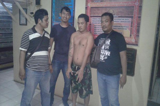 Anak Durhaka Ini Pukul...