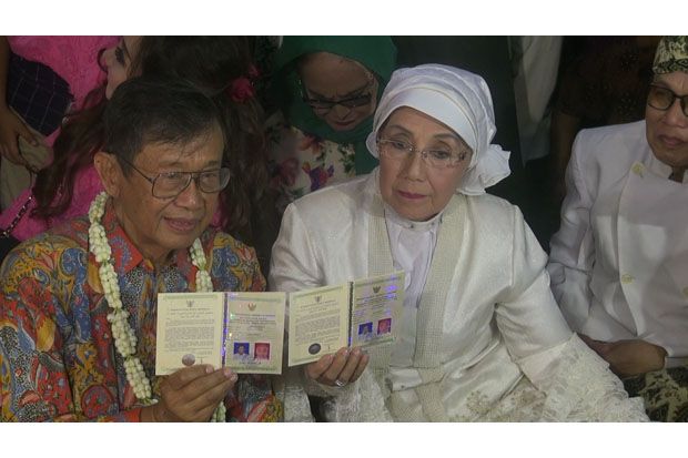 Warga Cirebon Antusias...