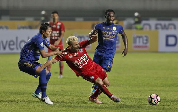 Ditahan Arema, Persib...