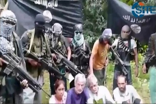 Abu Sayyaf Penggal Sandera...