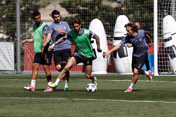 Bale Out, Pintu Isco...