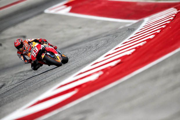 Vinales-Rossi Sedang...