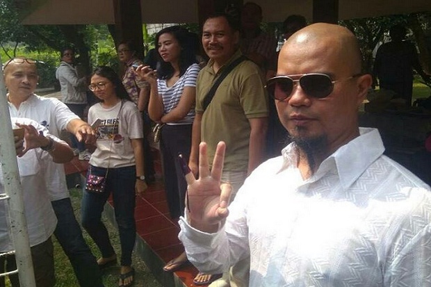 Ahmad Dhani Lakukan...