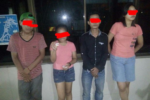 Wanita Anggota Sat Pol...