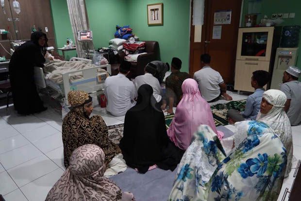 Keluarga Gelar Pengajian,...