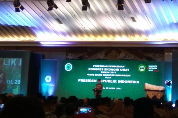 Jokowi Buka Kongres...