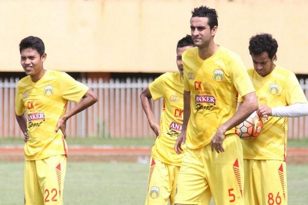 Ditinggal Tiga Laskar...